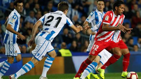 Real sociedad vs girona - Real Sociedad 1, Girona 1. Artem Dovbyk (Girona) header from the left side of the six yard box to the centre of the goal. Assisted by Viktor Tsygankov with a cross. 70' Valery Fernández (Girona) wins a free kick in the defensive half. 70' Foul by Ander Barrenetxea (Real Sociedad). 69'